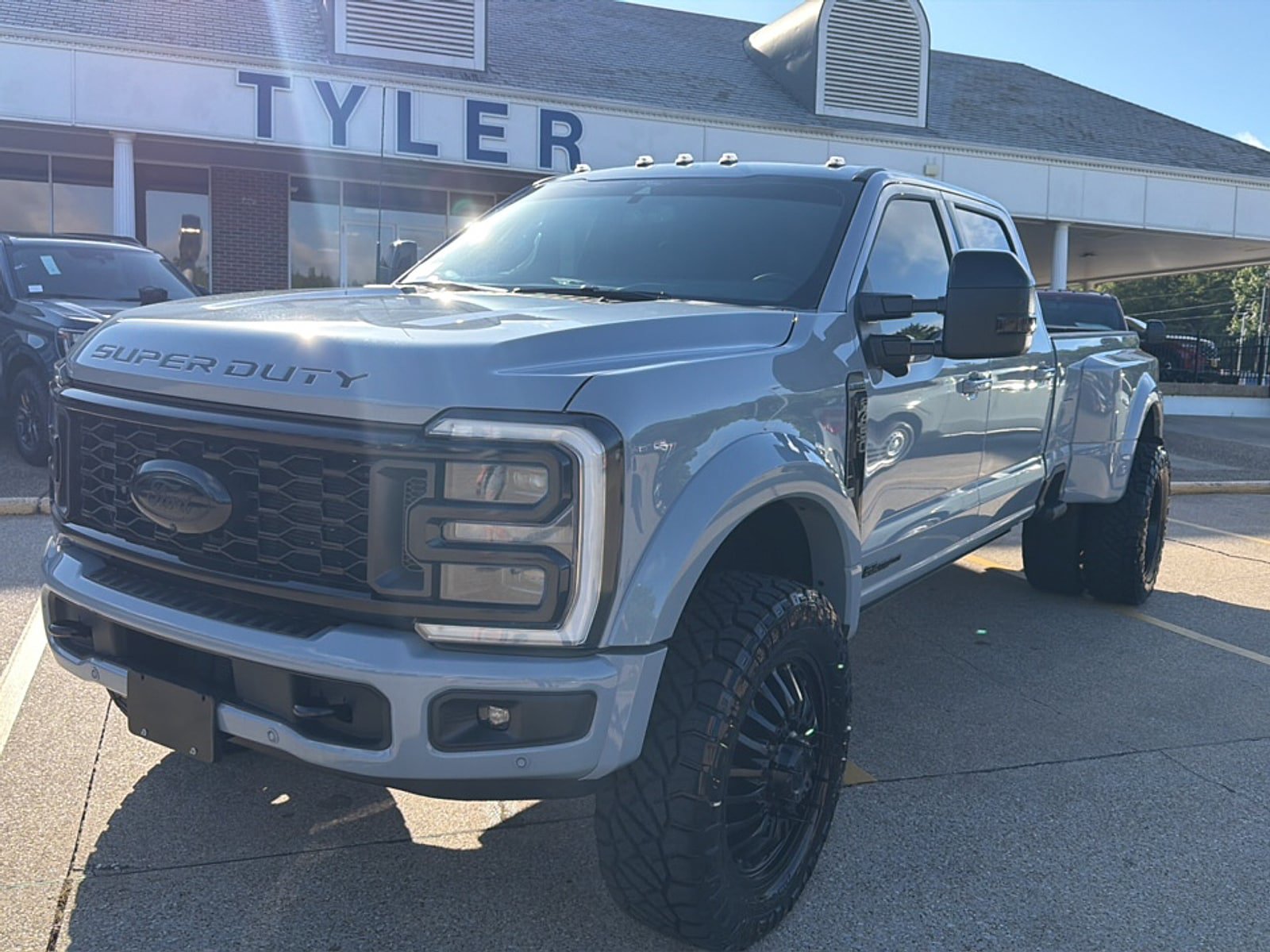 New 2026 Ford F450 Platinum w/ FX4 Off-Road Package AWD/4WD image 37