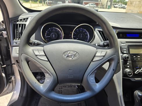 Used 2013 Hyundai Sonata GLS w/ Popular Equipment Pkg FWD image 12