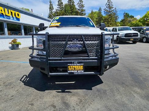 Used 2019 Ford F250 XL w/ Power Equipment Group AWD/4WD image 9
