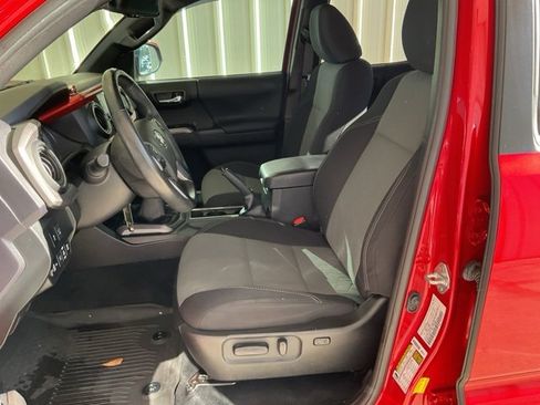 Used 2021 Toyota Tacoma TRD Sport w/ Advanced Technology Package image 4