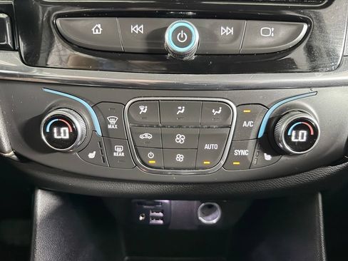 Used 2020 Chevrolet Traverse RS FWD image 39