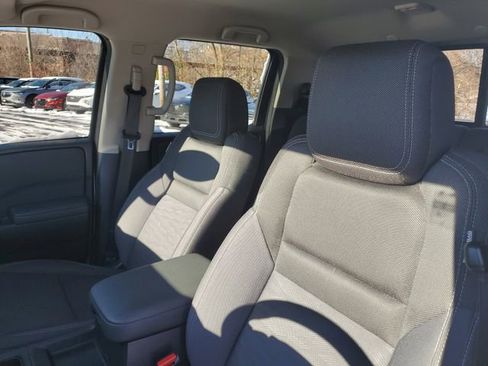 Used 2022 Nissan Frontier SV image 10
