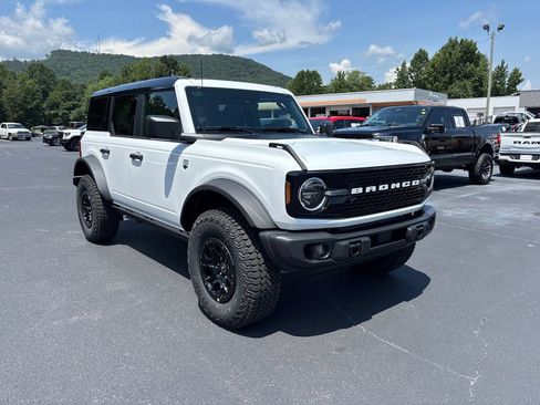 New 2026 Ford Bronco Big Bend w/ Black Diamond Package AWD/4WD image 3