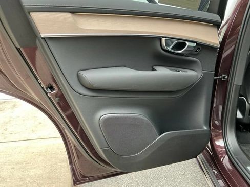 Certified 2025 Volvo XC90 B5 Plus AWD/4WD image 29