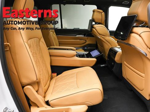 Used 2025 Jeep Grand Wagoneer Series III w/ Rear Seat Video Group 1 AWD/4WD image 26