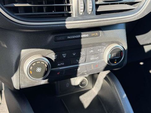 Used 2020 Ford Escape SEL image 25