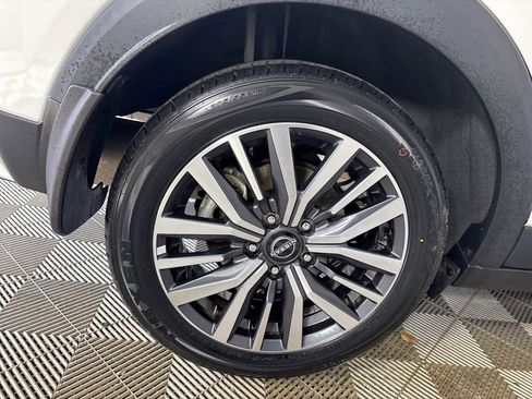 Used 2023 Nissan Kicks SR w/ SR Premium Package image 30