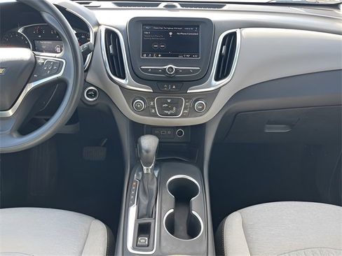 Used 2022 Chevrolet Equinox LS w/ LS Convenience Package image 24