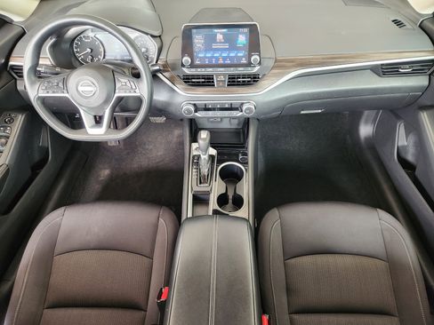 Used 2024 Nissan Altima 2.5 SV image 28