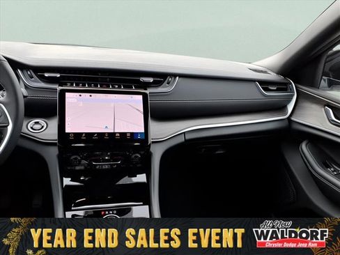 New 2025 Jeep Grand Cherokee Limited image 13