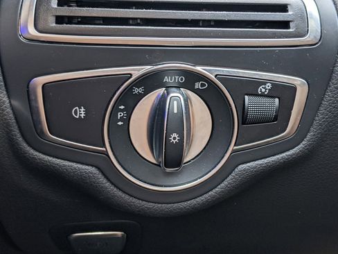 Used 2019 Mercedes-Benz C 300 C 300 image 19