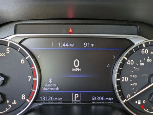 Used 2025 Nissan Altima 2.5 SR image 16