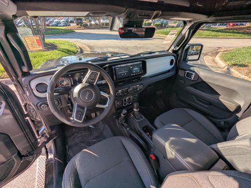 Used 2024 Jeep Wrangler Sahara w/ Technology Group image 12