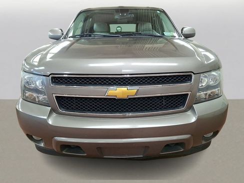 Used 2013 Chevrolet Tahoe LT w/ Luxury Package AWD/4WD image 2