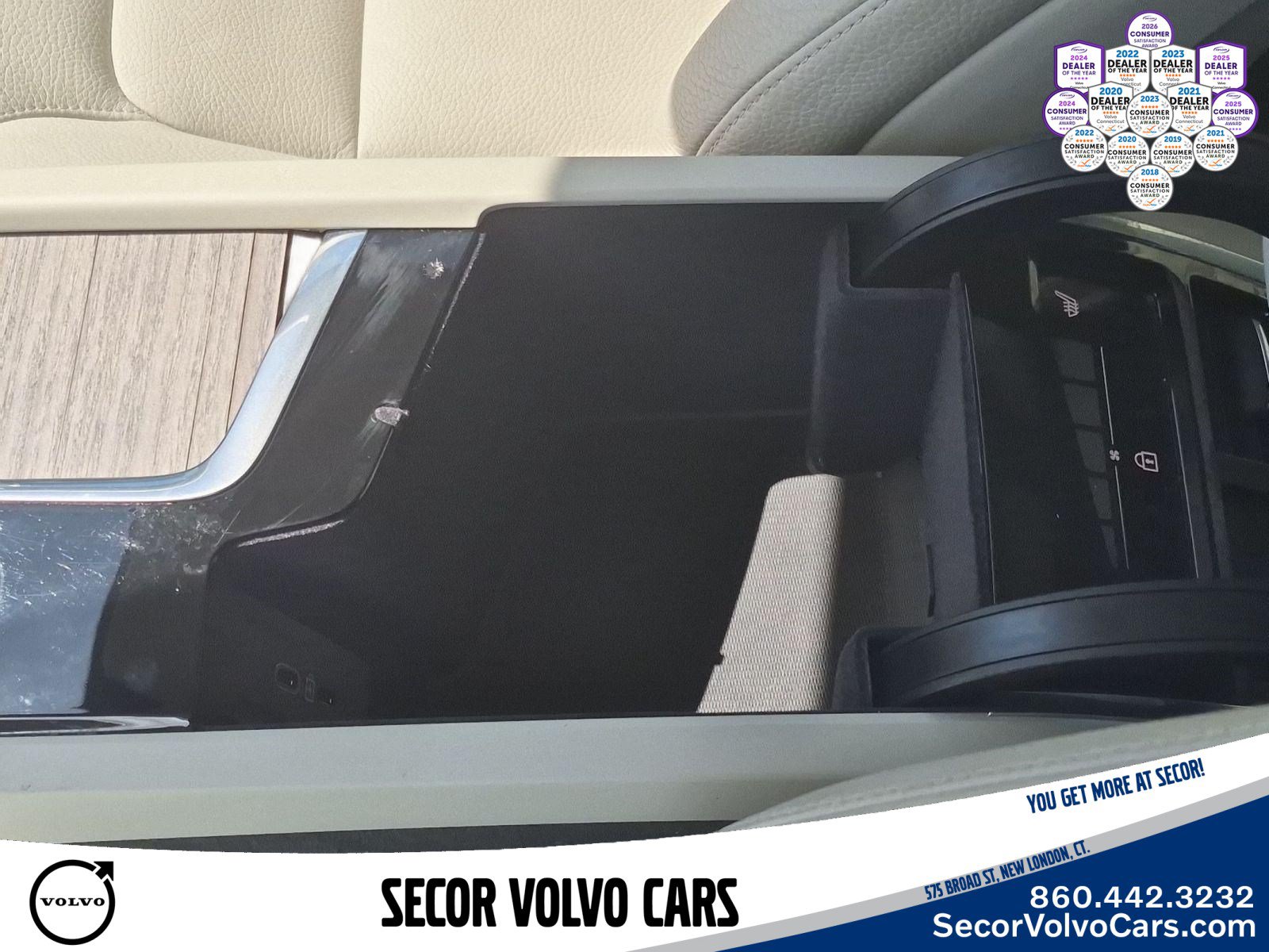 Used 2023 Volvo XC90 B6 Core w/ Protection Package Premier AWD/4WD image 16