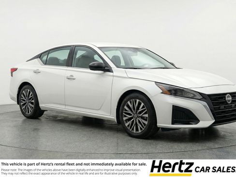 Used 2025 Nissan Altima 2.5 SV image 1