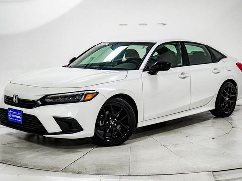 Used 2023 Honda Civic Sport image 1