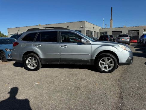 Used 2014 Subaru Outback 2.5i Limited w/ Moonroof Package image 8