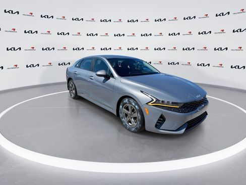 Used 2022 Kia K5 LXS FWD image 2