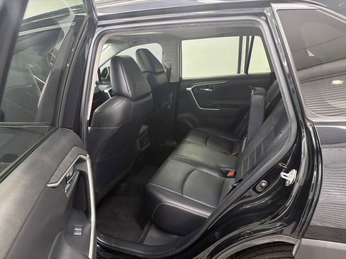 Used 2022 Toyota RAV4 XLE Premium image 23