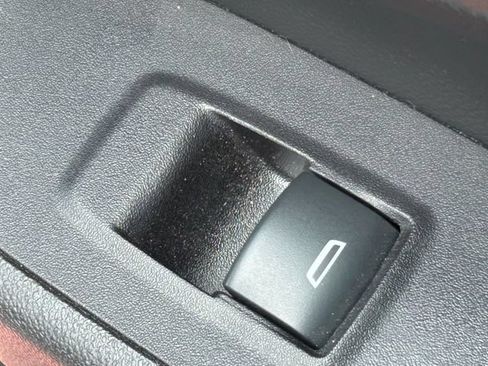 Used 2019 Chevrolet Equinox Premier AWD/4WD image 39