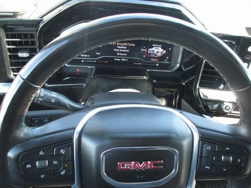 Used 2022 GMC Sierra 1500 SLT image 25