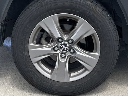 Used 2025 Toyota RAV4 XLE w/ Convenience Package AWD/4WD image 9