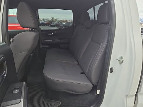 Used 2018 Toyota Tacoma TRD Sport w/ Technology Package image 26