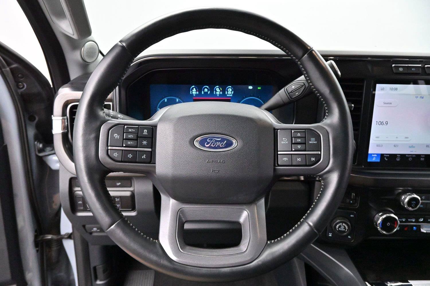Used 2024 Ford F250 Lariat w/ Lariat Ultimate Package AWD/4WD image 16