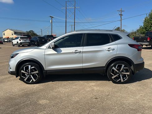 Used 2021 Nissan Rogue Sport SL w/ Premium Package image 5