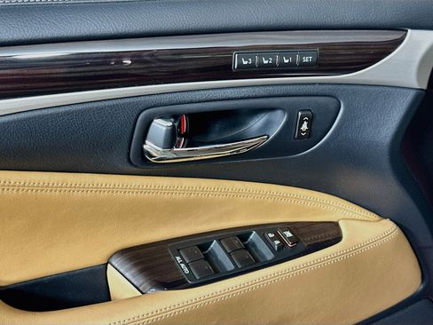 Used 2015 Lexus LS 460 w/ Comfort Package RWD image 15