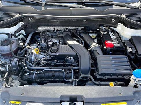 Used 2022 Volkswagen Taos SE image 11