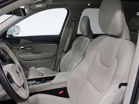 Used 2022 Volvo XC90 T8 Inscription w/ Advanced Package AWD/4WD image 13