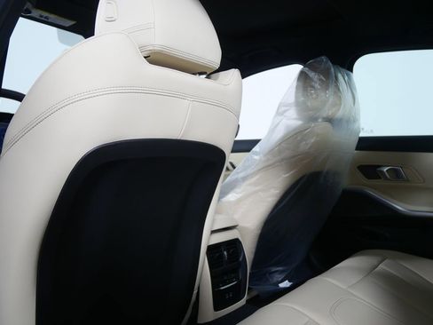 New 2026 BMW 330i Sedan image 17