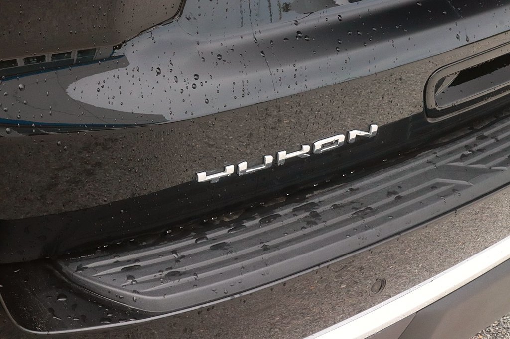 Used 2025 GMC Yukon Denali AWD/4WD image 10