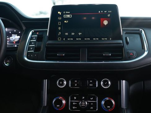 Used 2024 GMC Yukon SLT image 43