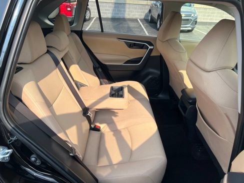 Used 2019 Toyota RAV4 LE w/ All Weather Liner Package AWD/4WD image 44