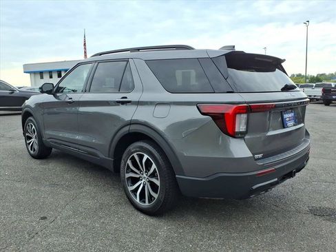 Used 2025 Ford Explorer ST-Line AWD/4WD image 5