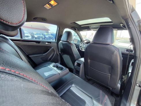 Used 2017 Volkswagen Jetta GLI image 41