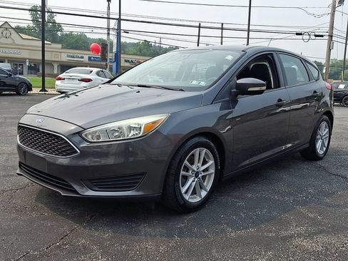 Used 2017 Ford Focus SE FWD image 3