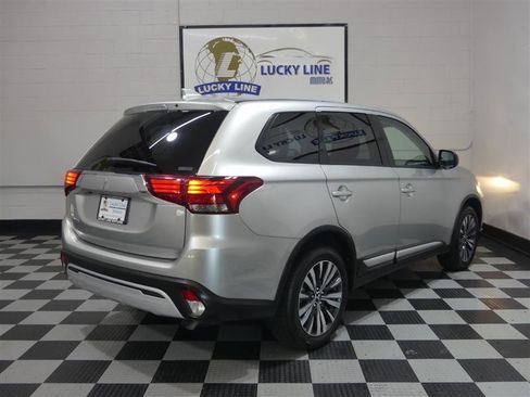 Used 2020 Mitsubishi Outlander SE image 10