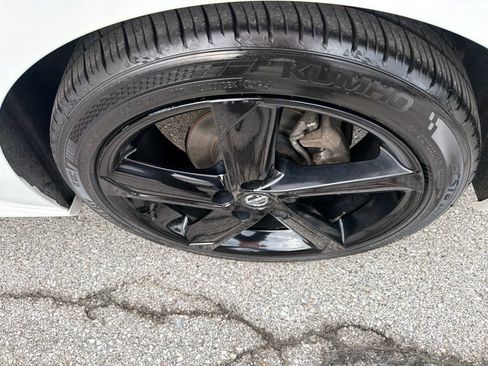 Used 2023 Nissan Sentra SR w/ SR Premium Package FWD image 16
