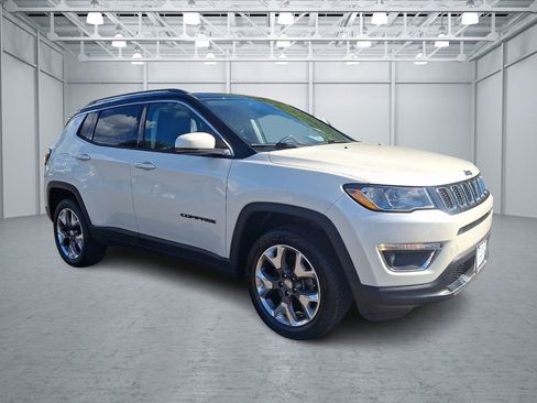 Used 2018 Jeep Compass Limited w/ Navigation Group AWD/4WD image 7