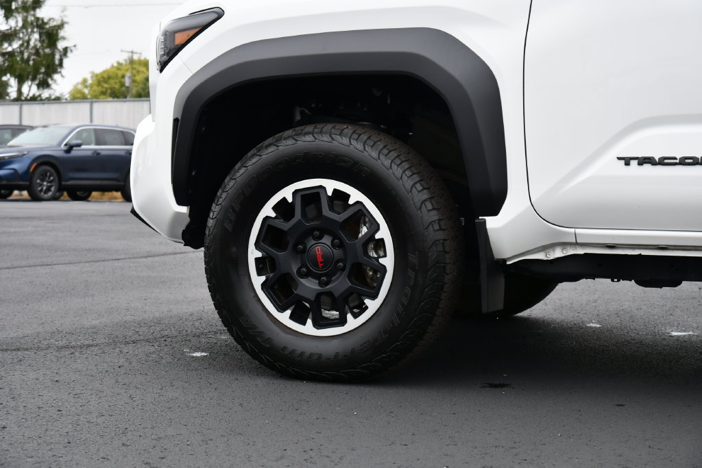 Used 2024 Toyota Tacoma TRD Off-Road AWD/4WD image 12