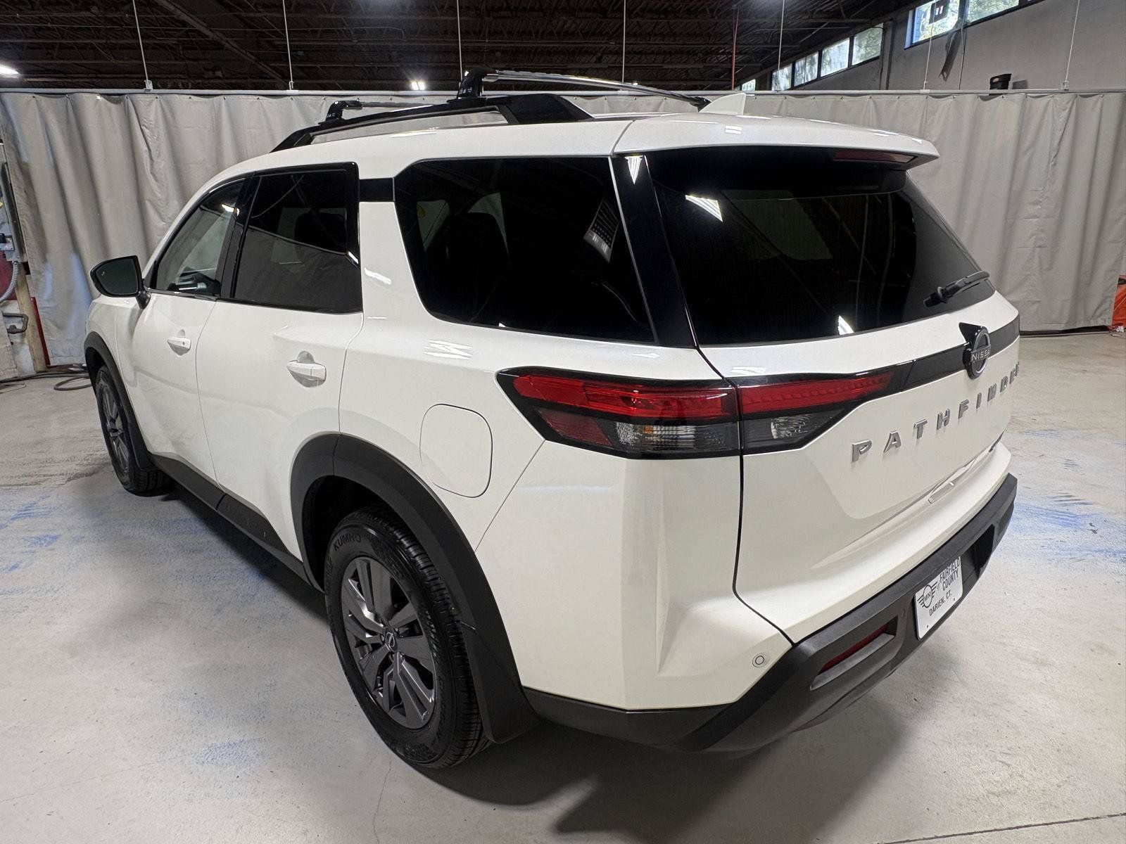 Used 2024 Nissan Pathfinder SV AWD/4WD image 19
