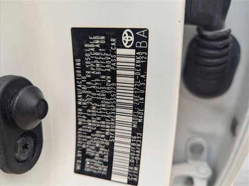 Used 2016 Toyota Corolla LE FWD image 22