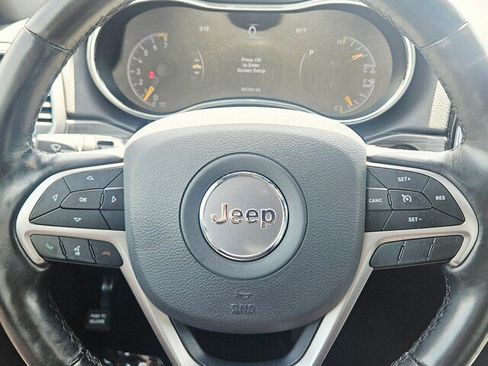 Used 2020 Jeep Grand Cherokee Altitude RWD image 18