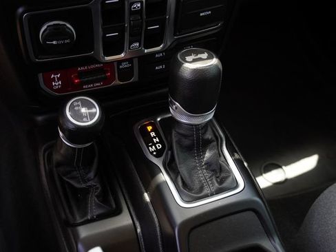 Used 2024 Jeep Wrangler Unlimited Sport AWD/4WD image 24