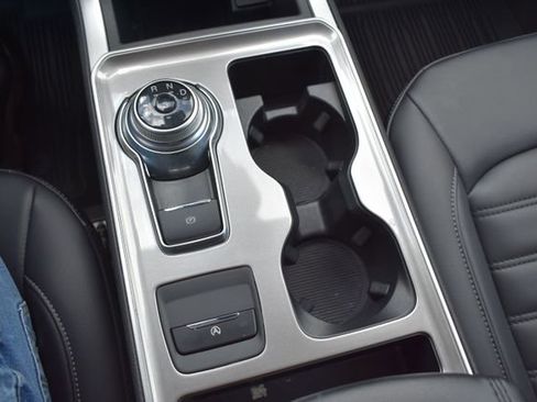 Used 2024 Ford Edge SEL w/ Convenience Package image 29