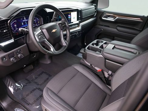 Used 2025 Chevrolet Silverado 1500 LT w/ Convenience Package II image 13
